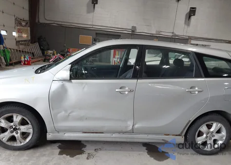 2003 Toyota Corolla Matrix Xr z USA, uszkodzony, nr VIN 2T1KR32E53C028668